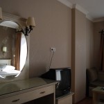 romance_hotel_triple_room_02